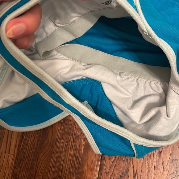 🔥2/$15 Fila Workout Top - Picture 14 of 14